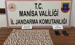 Manisa'da otomobilde uyuşturucuyla yakalanan 2 şüpheli tutuklandı