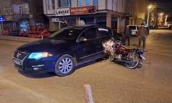 Samsun’da otomobille çarpışan motosikletteki 2 kişi yaralandı