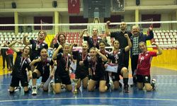 Sivas'ta meklek lisesi kız voleybol takımı bölge yarışmalarına katılacak