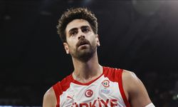 Bahçeşehir Koleji, Furkan Korkmaz ile sözleşme imzaladı