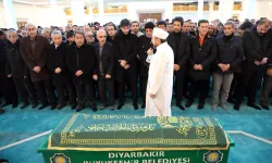 Mahsun Kırmızıgül'ün annesinin cenazesi Diyarbakır'da defnedildi