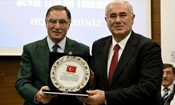 Kamu Başdenetçiliği görevini Mehmet Akarca devraldı