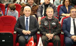 Türkiye'nin ilk astronotu Alper Gezeravcı Eskişehir'de öğrencilerle buluştu