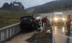 Amasya'da devrilen hafif ticari araçtaki 4 kişi yaralandı