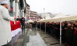 Cumhurbaşkanı Erdoğan, Rize'de Kıbrıs gazisinin cenaze törenine katıldı