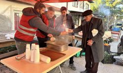 Güdül Belediyesi semt pazarında sıcak çorba ikramında bulundu