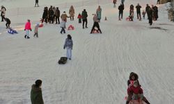 Yurduntepe Kayak Merkezi'nde yeni yılın ilk gününde yoğunluk yaşandı