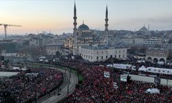 Filistin'e destek için Galata Köprüsü'nde düzenlenen eylem başladı