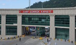 Sarp Sınır Kapısı'nda tır geçişleri rekor kırdı