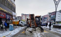 Van'da yoğun kar nedeniyle 493 yerleşim yeri ulaşıma kapandı