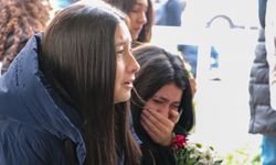 Denizli'deki kazada ölen öğretmen ve öğrenci İzmir'de defnedildi