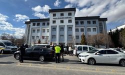 Konya'da dekan yardımcısını odasında silahla yaralayan öğrenci intihar girişiminde bulundu