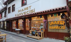 Köy okulları için beş kitap getirene Türk kahvesi ikram