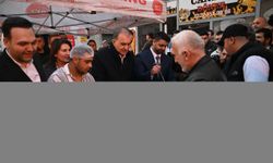 AK Parti Sözcüsü Ömer Çelik, Adana'da partisinin iftar programına katıldı