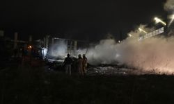 Arnavutköy'de çıkan yangında 2 tır kullanılamaz hale geldi