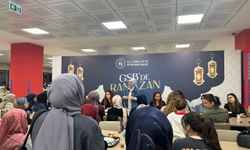 Bakan Göktaş, KYK yurdundaki kız öğrencilerle sahur yaptı