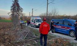 Balıkesir'de devrilen traktörün sürücüsü öldü