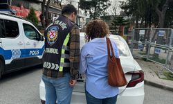 Maltepe'de aracıyla kaldırıma çıkıp yol isteyen sürücüye para cezası