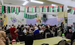 Şam'da Yermük Kampı'ndaki yetim çocuklar için iftar programı düzenlendi