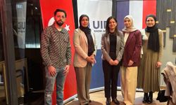 Uluslararası Demokratlar Birliği, Lyon'da üniversite öğrencilerinin katıldığı iftar programı düzenledi