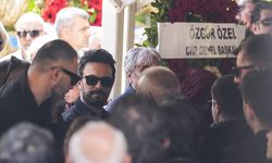 Tarkan’dan Anlamlı Veda: Annesinin Ardından İlk Kez Konuştu