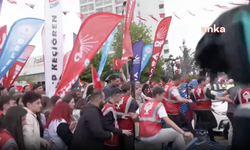 Ankara Valiliği 'yasak' demişti: Başkentte barikatları aşan yurttaşlar, Anıtkabir'e yürüyor!