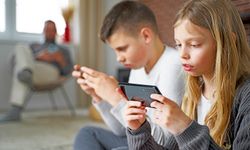 Çocukların akıllı telefona sahip olma yaşı düşüyor