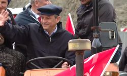 Özgür Özel Yozgat'ta: Çiftçilerle traktör sürdü