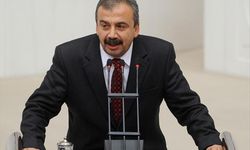 Sırrı Süreyya Önder hastaneye kaldırıldı!