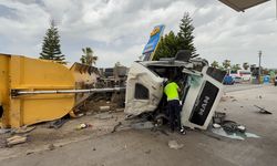 Antalya Gazipaşa’da Trafik Kazası: Asfalt Yüklü Kamyon Devrildi