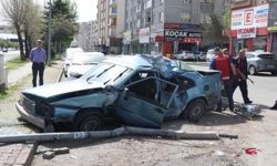 Kayseri Kocasinan’da Otomobil ile Kamyonet Çarpıştı: 1 Kişi Yaralandı