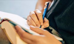 Eş Anlamlısı Nedir? Dil Bilgisi ve Kullanım Örnekleriyle Anlatımı