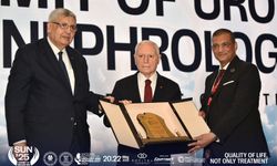 Prof. Dr. Haberal'a, Mısır’da ilk kez bir bilim insanına verilen “Yaşam Boyu Başarı Ödülü” takdim edildi