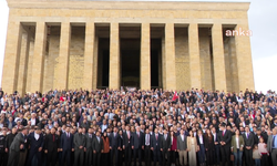 İYİ Parti lideri Dervişoğlu, Anıtkabir Özel Defteri'ni imzaladı