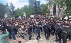 "Nureddin Yıldız" protestosu | Öğrenciler gözaltına alınan arkadaşlarına destek için Vatan Emniyet'te