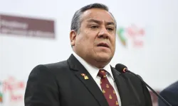Peru Başbakanı Adrianzen, gensoru önergesinin ardından istifa etti