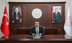 Yusuf Tekin'den YKS'ye giren öğrencilere yönelik paylaşım