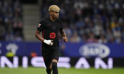 Barcelona’da yeni dönem: Lamine Yamal imzayı attı