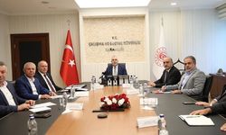 Kamu işçisi ve hükümet arasında toplu iş sözleşmesi imzalandı