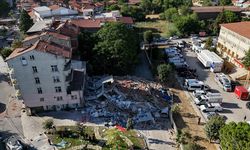 Balıkesir'de yıkılan binanın sahibi ve müteahhit gözaltına alındı