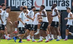 St Patrick's - Beşiktaş maçını canlı izle...