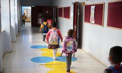 Yeni eğitim döneminde kıyafetler değişiyor: Detaylar açıklandı!