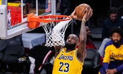 Lakers, LeBron James ile yollarını ayırdığını duyurdu