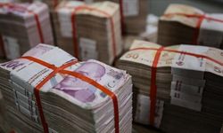 Hazine, iki ayrı ihalede 104 milyar liranın üzerinde borçlandı