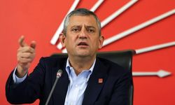 Özel'den öğretmenlerin eylemine destek: Öğretmenleri günlerdir abluka altında tutan bu zalimliğe itiraz ediyoruz