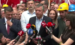 Özgür Özel’den Yıldızlar Holding önünde eylem yapan madencilere destek: "105 madenci şu anda abluka altında"