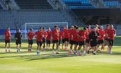 Paraguay maçı öncesi Montella iki oyuncu ile özel görüştü