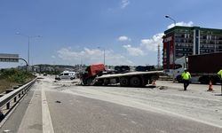 İstanbul-İzmir Otoyolu Bursa mevkindeki trafik kazasında kamyon sürücüsü hayatını kaybetti