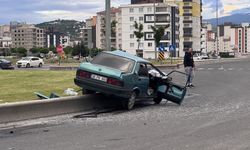Kayseri trafik kazası: Melikgazi’de refüje çarpan otomobilde 4 kişi yaralandı