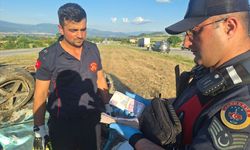Tokat Niksar’da trafik kazası: Hafif ticari araç ile minibüs çarpıştı, 4 yaralı
